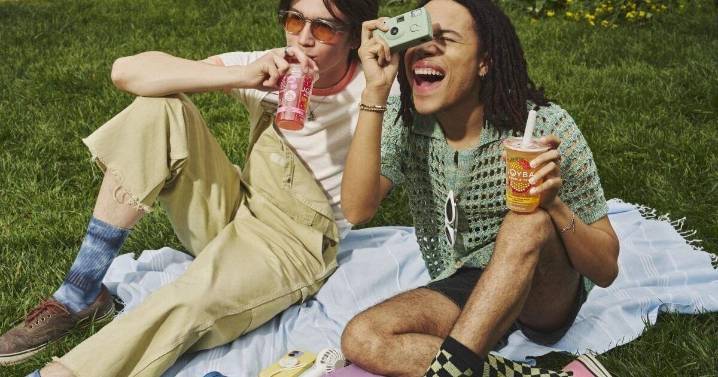 Bubble Tea Craze Hits College Campuses This Fall