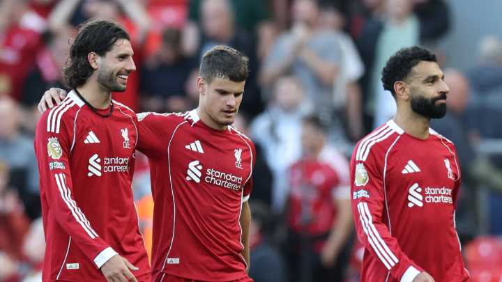 Liverpool queda líder en solitario, el City de Guardiola vuelve a naufragar