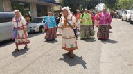 Maestros le ponen fiesta a la Calle Hidalgo