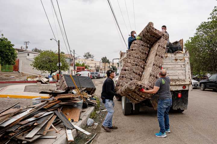 Refuerza Gobierno Municipal programa ‘Tijuana Ciudad: Limpia’ en tres delegaciones en beneficio de cerca de 6 mil personas