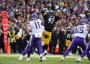 McFeely: Wentz OK again for Vikings, but they needed more than 'point guard'