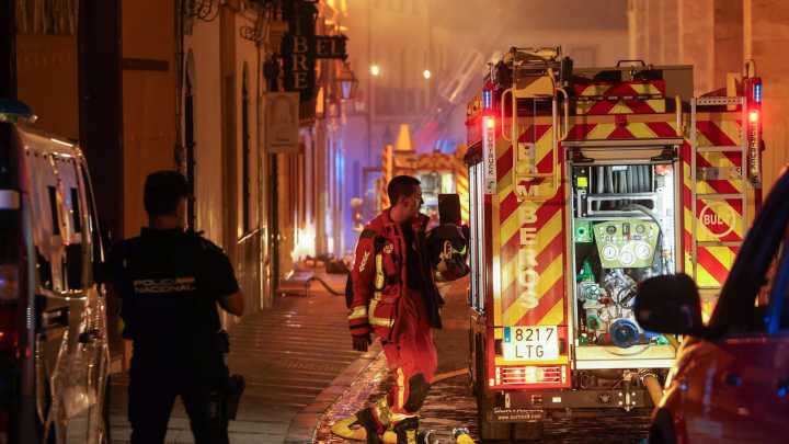 Córdoba distingue con sus medallas a los bomberos, Medina Azahara, el obispo Aguirre y la atleta Carmen Avilés