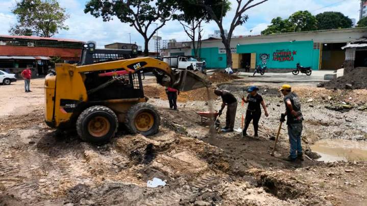 Autoridades atienden hundimiento en la parroquia El Recreo