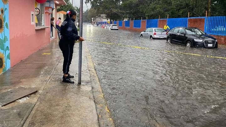 Cierra Protección Civil de Panotla calle Juárez tras fuerte lluvia