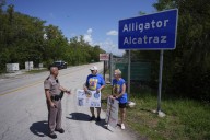 First hearing held on detainees' legal rights at 'Alligator Alcatraz' after judge orders wind down