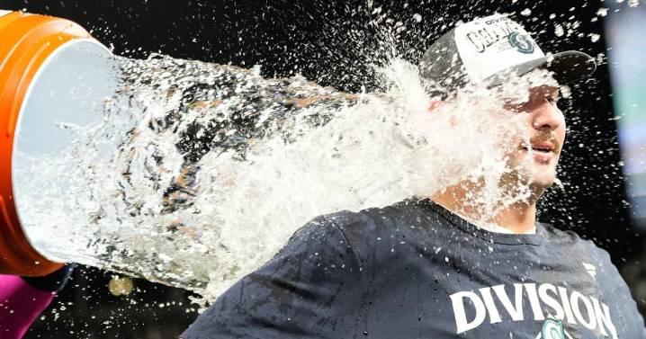 Raleigh makes homer history in push to win AL MVP from Judge