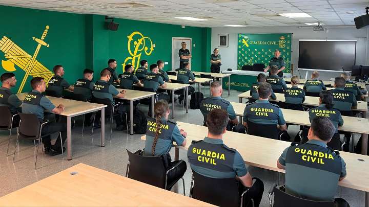 La duda de los guardias civiles en prácticas: ¿Exámenes en horario laboral o tiempo libre?