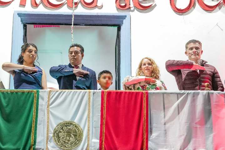 Ocotlán recibe al alcalde Alfonso Sánchez en fiesta por aniversario de la Independencia