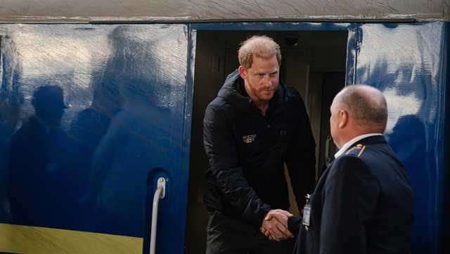 Prince Harry makes surprise visit to Ukraine in support of wounded troops