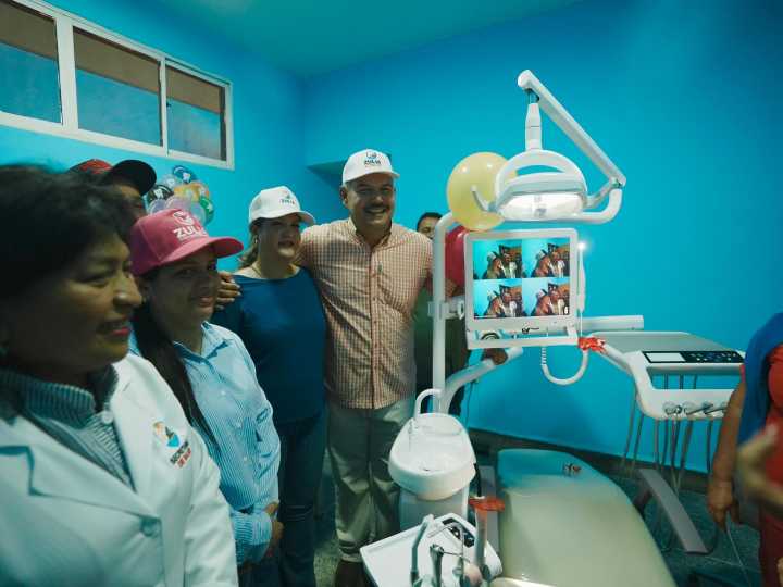 Gobernador presenta proyectos de salud y educación e inicia programa de infraestructura vial en el municipio Lossada