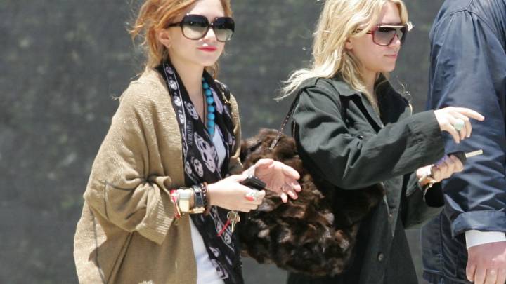 5 Ways To Style The Alexander McQueen Skull Scarf In 2025