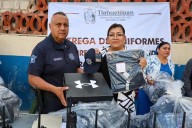 Policía de Tlahuelilpan recibe nuevos uniformes y radiocomunicación