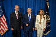 La Casa Blanca distribuye una fotografía del “saludo de cortesía” Trump con el rey Felipe VI