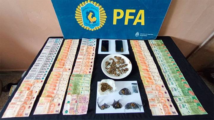 Desmantelaron un clan de venta de estupefacientes y detuvieron a tres personas en el Bº Rivadavia