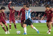 Messi desplegó su magia en la despedida oficial: hizo dos de los tres goles...