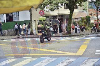 Policías doblados y desmotivados