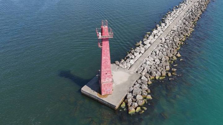 Construction will close the pier at Pere Marquette Beach for lighthouse renovations