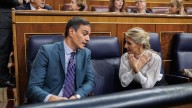 Sumar escenifica su enfado con Sánchez por no llevar el embargo de armas al Consejo de Ministros