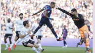 Barcelona golea 6-0 al Valencia con dobletes de Fermín, Raphinha y Lewandowski