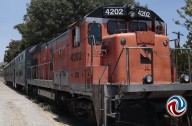 Accidente entre ferrocarril y vehículo en la colonia Luna Park; no hay lesionados