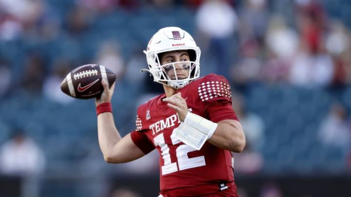 College Football: Simon helps Temple to second straight win