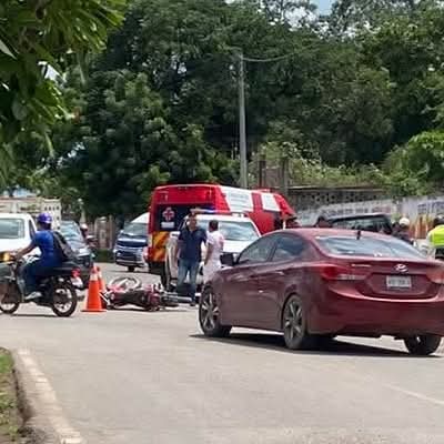 SE REPORTA UN LESIONADO POR CAÍDA DE MOTO