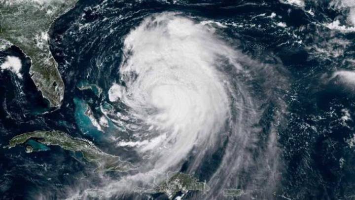 Tormenta tropical “Imelda” se intensificó a huracán categoría 1