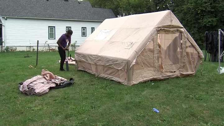 Neighborhood group hosts 'Sleep Out' camping event for people experiencing homelessness