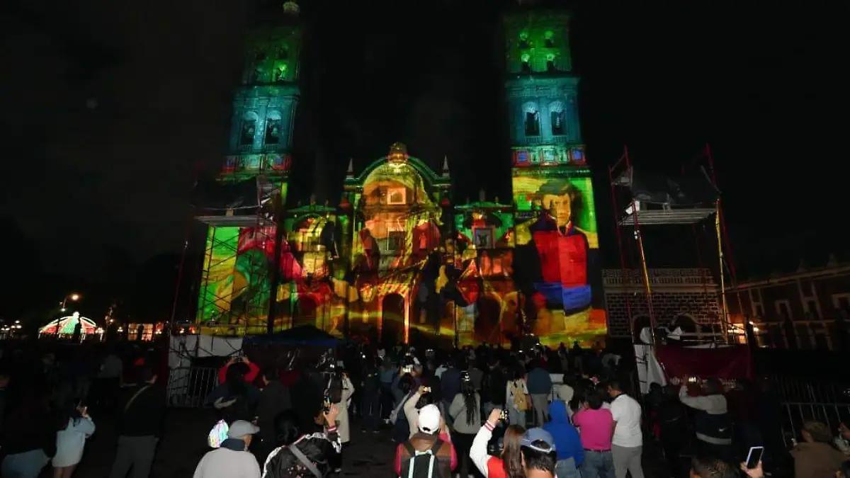 Inaugura Chedraui proyecciones del videomapping “Septiembre Brilla” en la fachada de Catedral