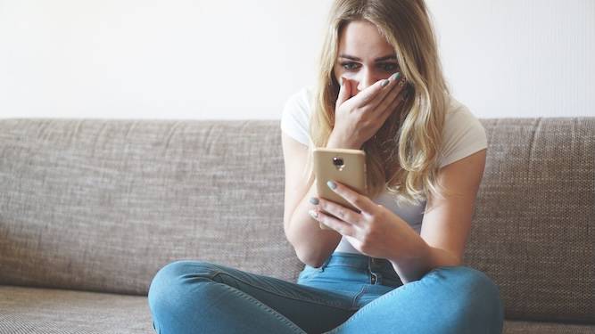 Mortified woman drunk texted her current boyfriend