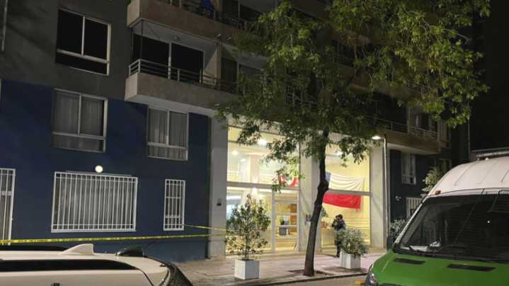 Brutal femicidio en Santiago: Víctima de 21 años murió frente a su hijo y agresor atentó contra su vida