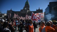Tras los vetos de Milei, universidades y Hospital Garrahan se movilizaron