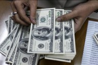 Giro en el Gobierno: anunció que intervendrá en el mercado cambiario para contener el dólar