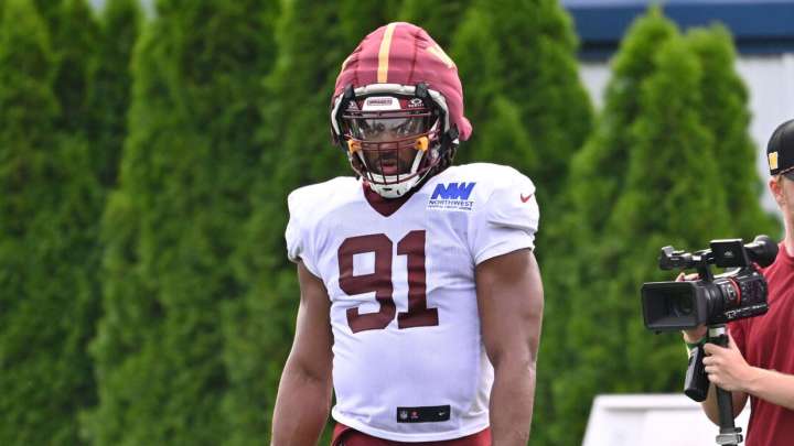 Deatrich Wise Jr. carted off the field after gruesome injury