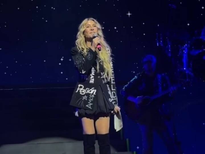 Cris Morena reapareció en público en el concierto de Erreway tras la muerte de su nieta Mila