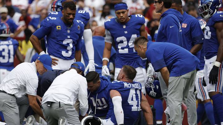 Giants starting LB to miss ‘significant’ time with foot injury