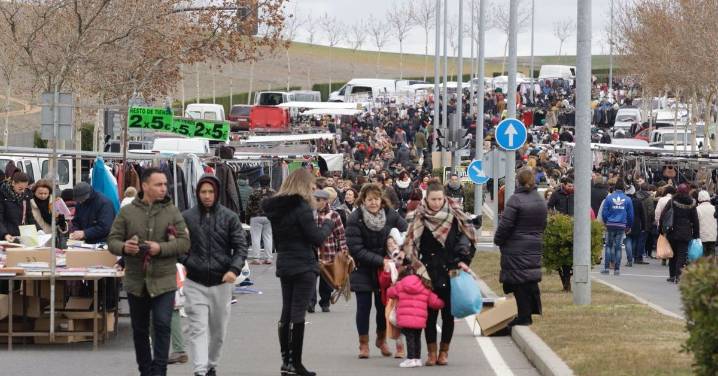 El Rastro se traslada a la zona del cementerio durante los domingos de septiembre