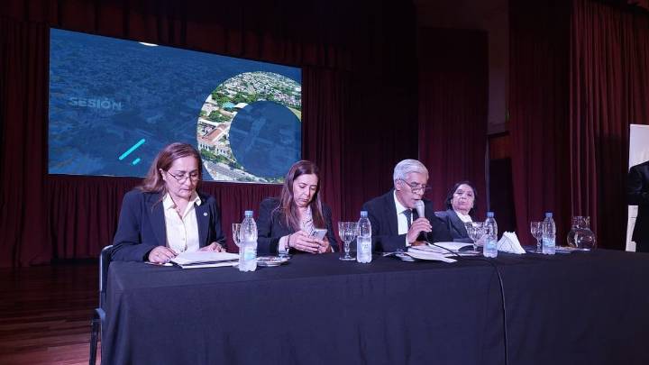 El sistema de reelección de los Decanos divide a la UNCA