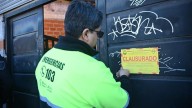 Efectivos de la policía porteña desalojaron una casa tomada en Villa Crespo