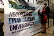 Trabajadores universitarios analizan plan de lucha por mejoras salariales