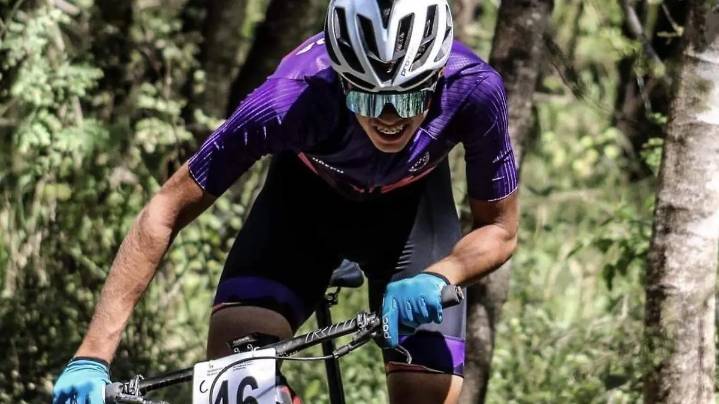 Debuta ciclista chihuahuense, Uriel Chaparro junto a Isaac del Toro en el World Tour