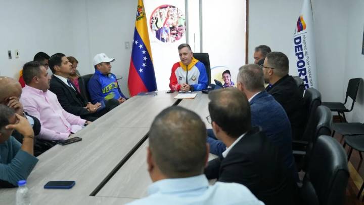 Autoridades del beisbol y Mindeporte planifican clasificación a Juegos Olímpicos 2028
