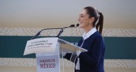 Sheinbaum defiende modelo económico pese a previsiones pesimistas y tensiones comerciales