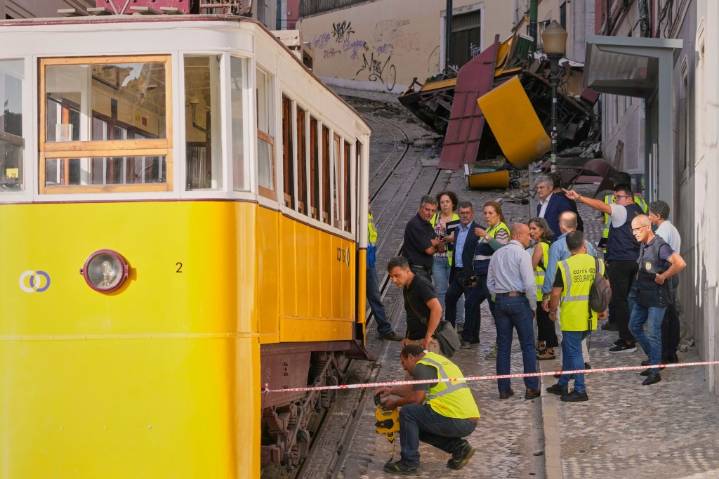 At least 16 dead in Lisbon streetcar crash
