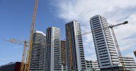 La oferta de vivienda en España roza mínimos con los precios similares ya a los de la burbuja