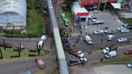 Las impactantes imágenes del choque de un tren contra un autobús en México, que ha dejado al menos ocho muertos y 40 heridos