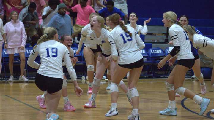 Photos: St. Andrew's edges rival Habersham School latest volleyball meeting