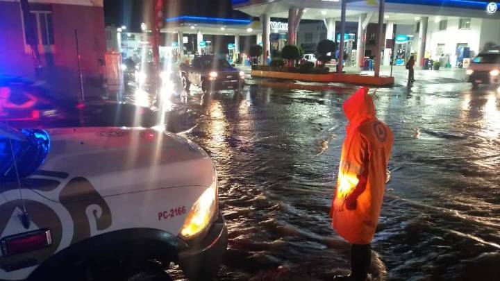 Lluvia provoca encharcamientos en tres zonas de Morelia