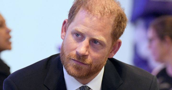Prince Harry suddenly backtracks on family feud as Prince William ups the ante