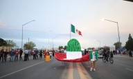 El Monumento a las Banderas se llena de color y música en la víspera del Grito de Independencia
